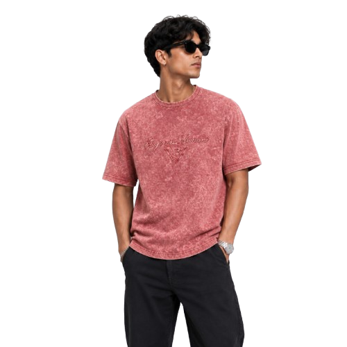 Model wearing maroon  acid wash oversized t-shirt